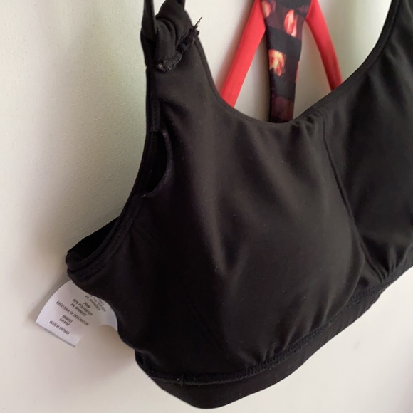 Mondetta Black and Strappy sports bra, Size S - Picture 9 of 12